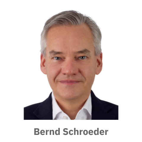 Das Bild steht in Zusammenhang mit Mediation und Konfliktlösung durch die Kanzlei Ponschab & Partner und zeigt folgendes: Ein Mann mittleren Alters mit kurzen grauen Haaren, der ein weißes Hemd und einen dunklen Blazer trägt, blickt nach vorne und lächelt leicht. Unter dem Bild erscheint in grauer Schrift der Name Bernd Schroeder. Bei Fragen zu Konflikten und Konfliktlösung wenden Sie sich bitte an uns unter info@ponschab-partner.com